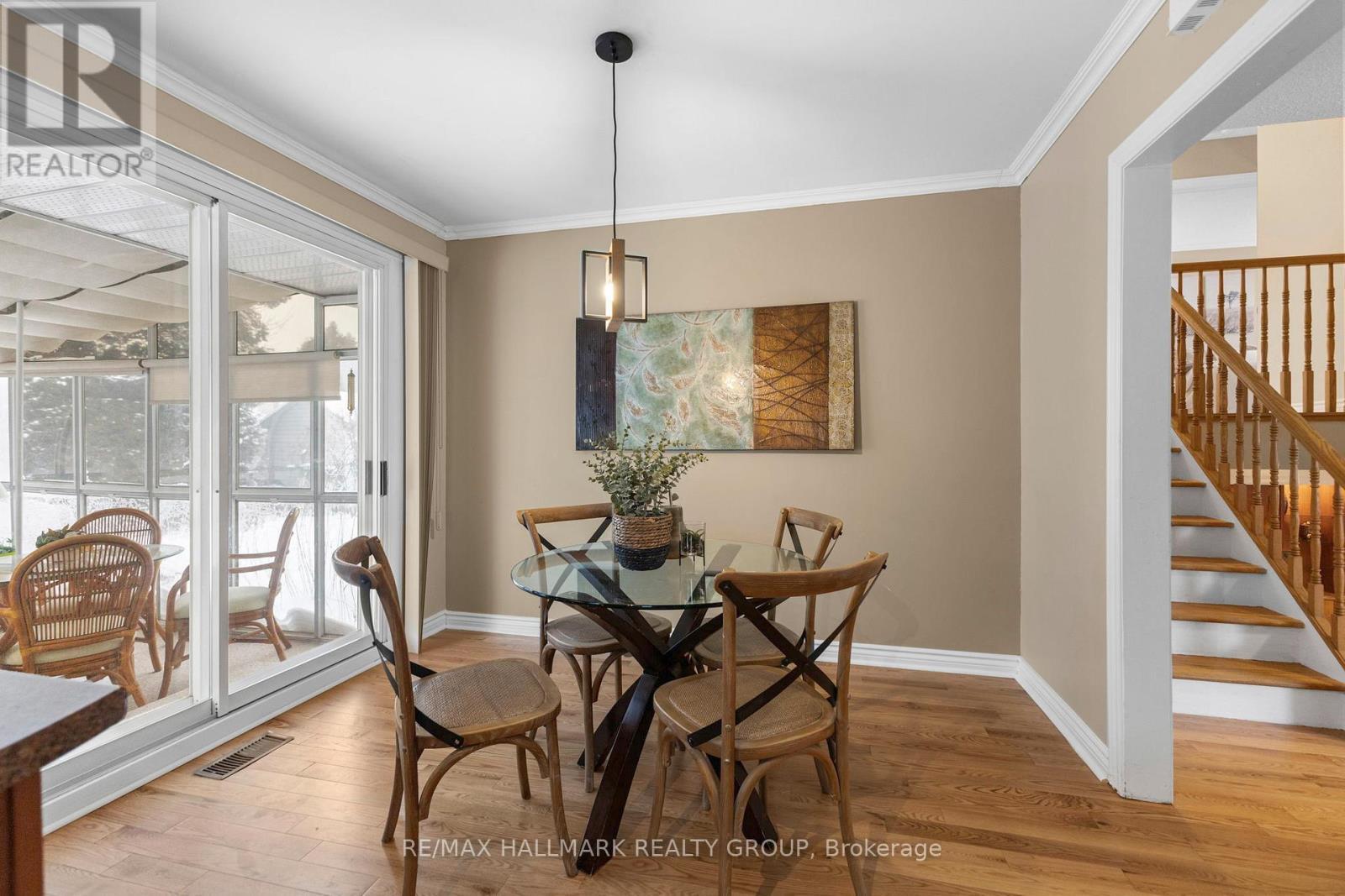 2143 Hubbard Crescent, Ottawa, ON - Indoor Photo Showing Dining Room