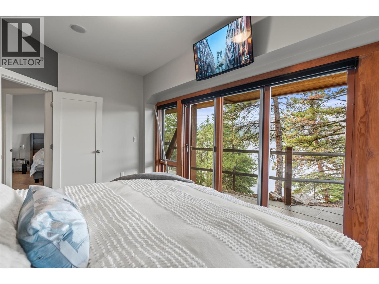 9845 Eastside Road Unit# 151, Vernon, BC - Indoor Photo Showing Bedroom