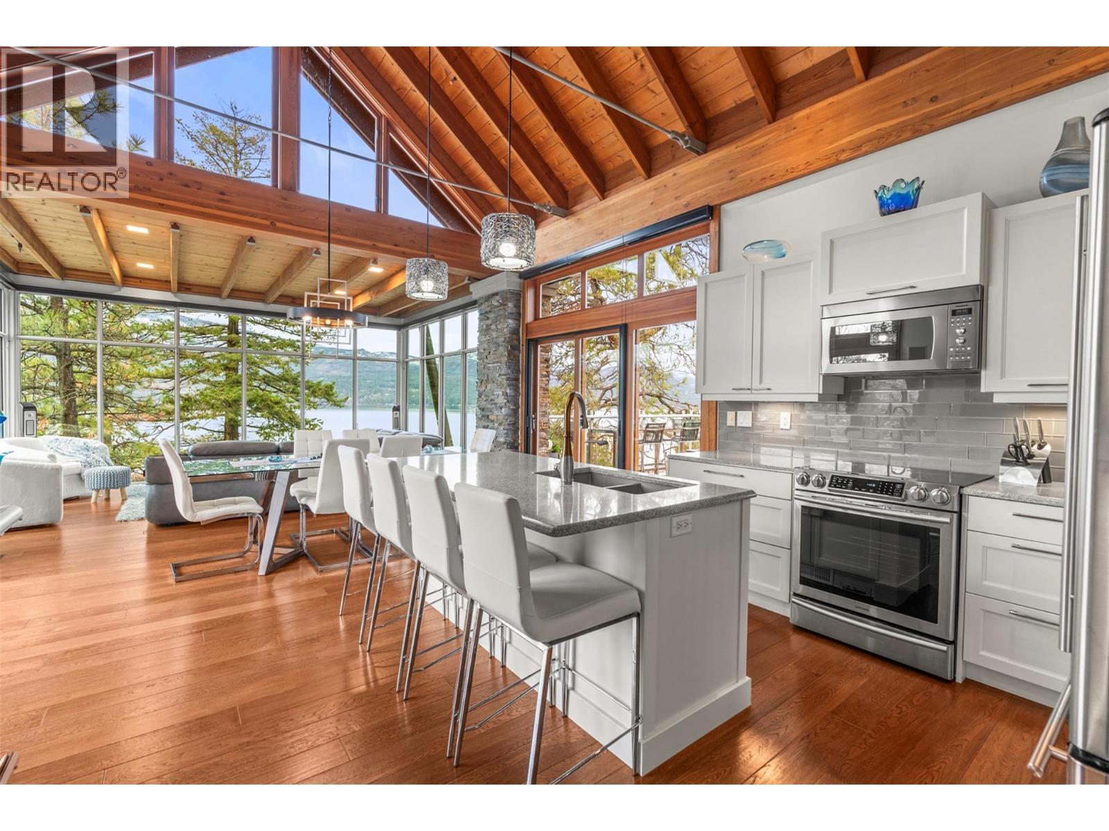 9845 Eastside Road Unit# 151, Vernon, BC - Indoor Photo Showing Kitchen With Upgraded Kitchen