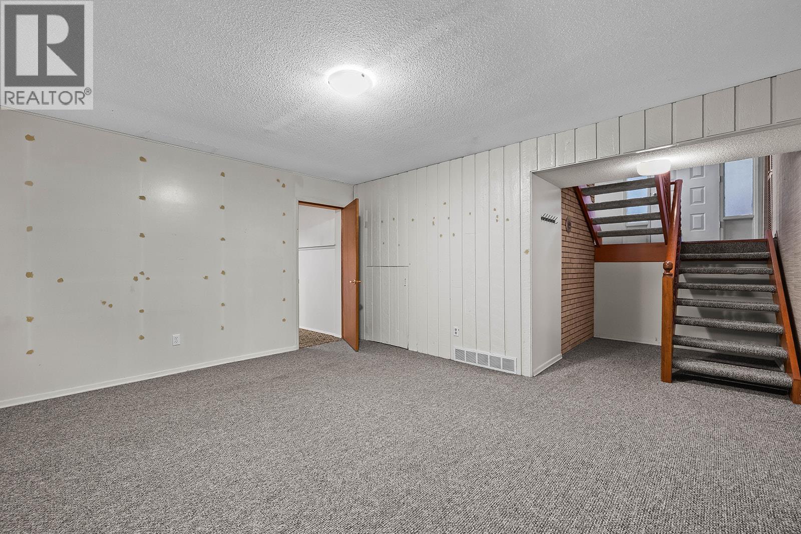 1424 Lombardy Square, Kelowna, BC - Indoor Photo Showing Other Room