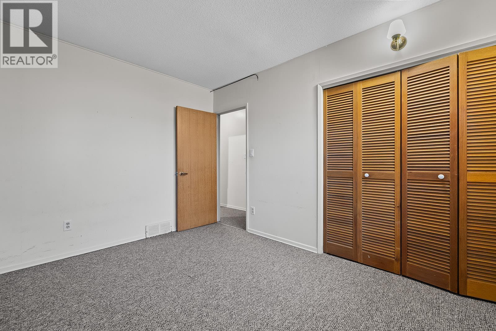 1424 Lombardy Square, Kelowna, BC - Indoor Photo Showing Other Room