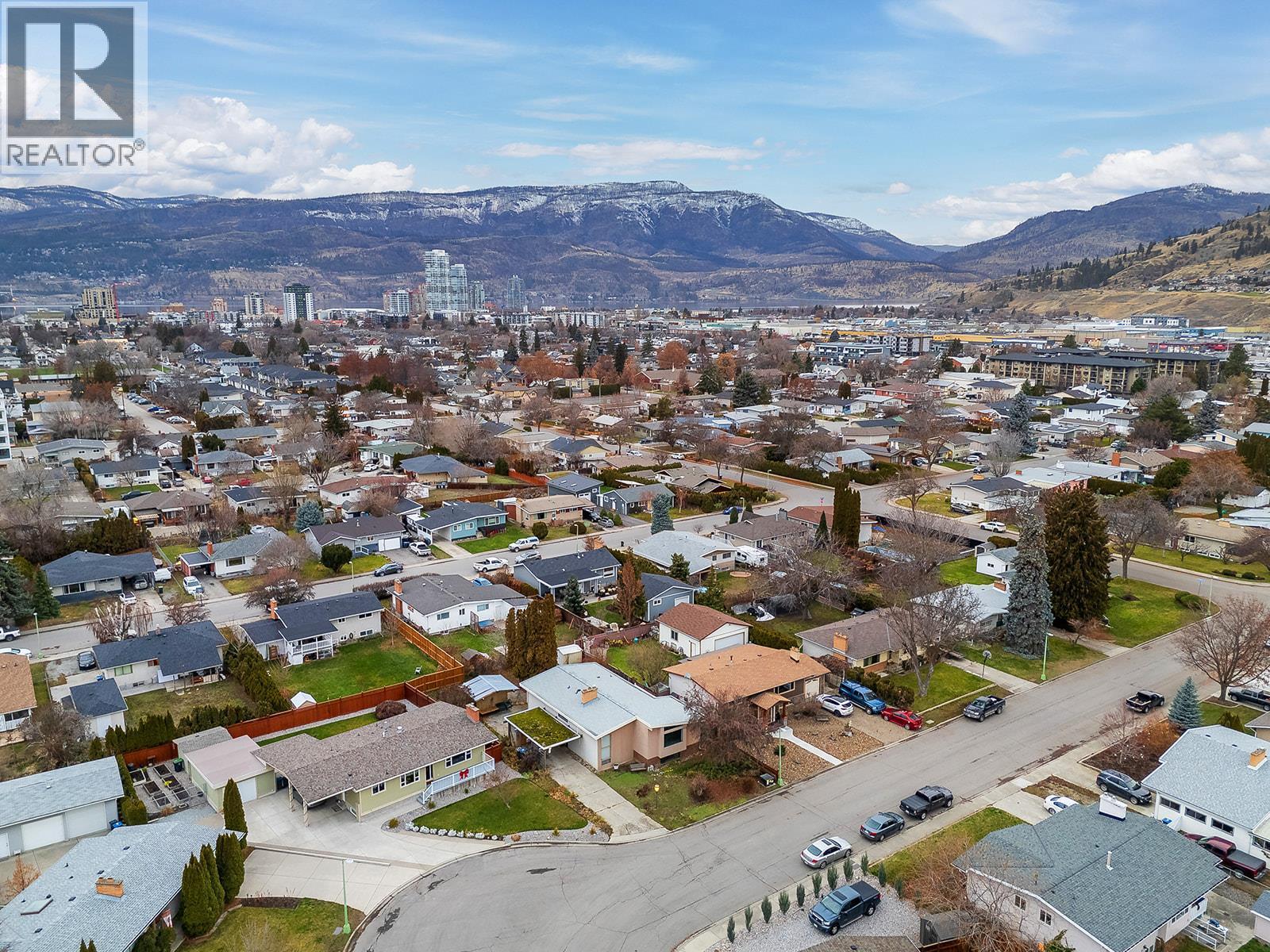 1424 Lombardy Square, Kelowna, BC - Outdoor With View