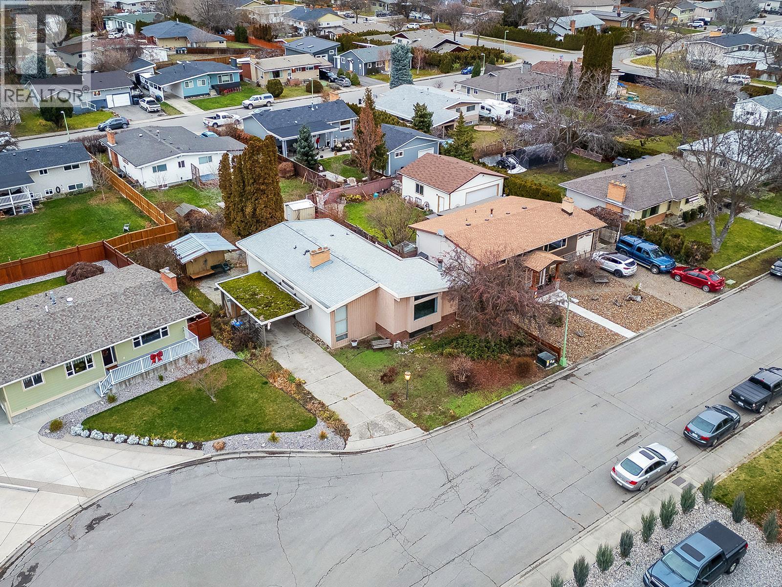 1424 Lombardy Square, Kelowna, BC - Outdoor With View