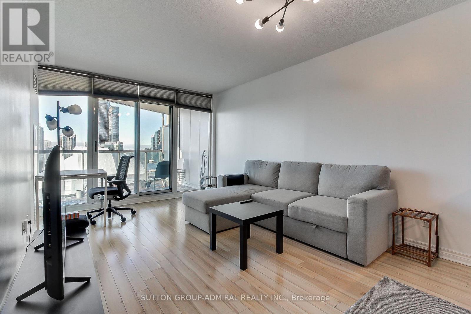 30 Grand Trunk Crescent, Toronto, ON - Indoor