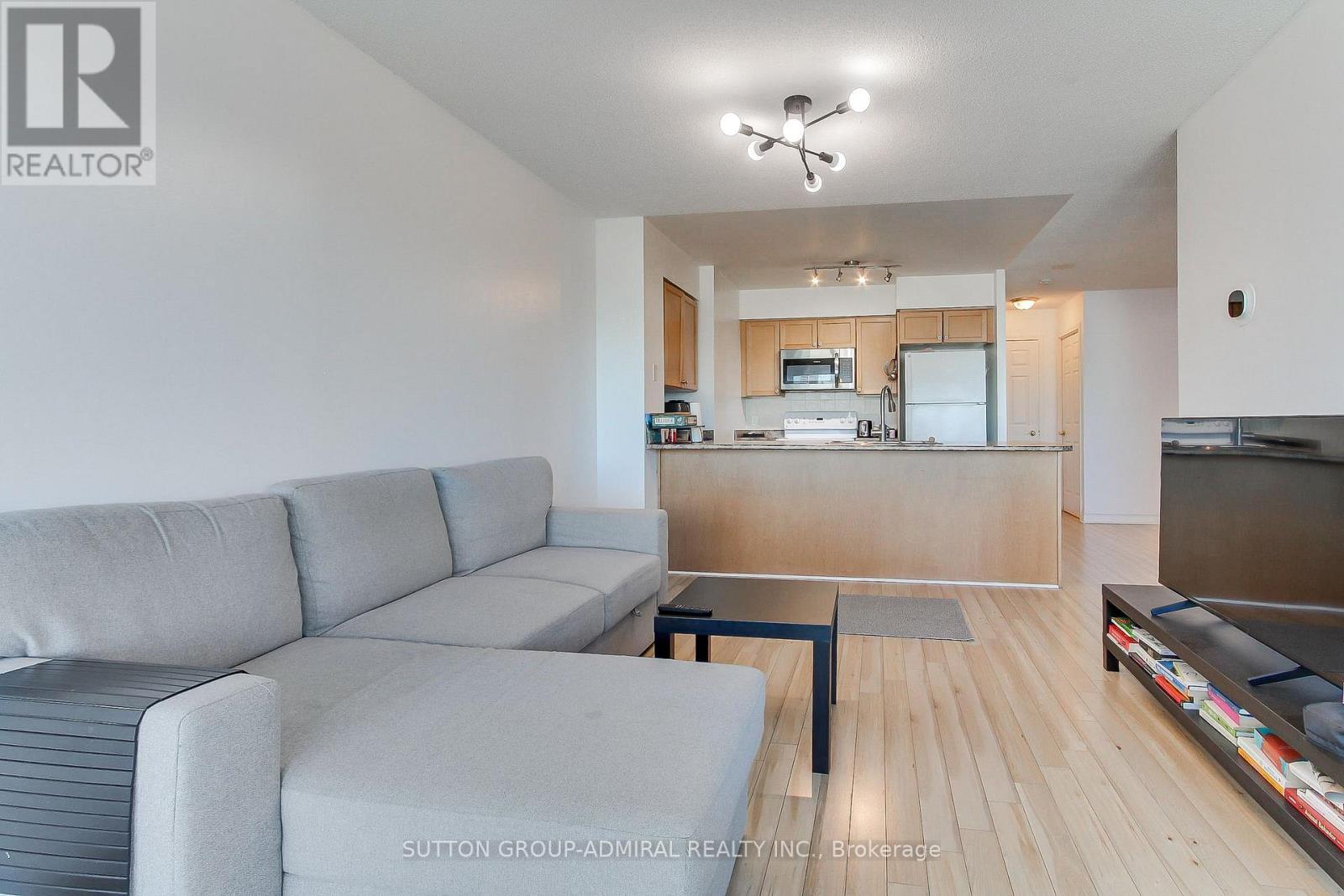 30 Grand Trunk Crescent, Toronto, ON - Indoor