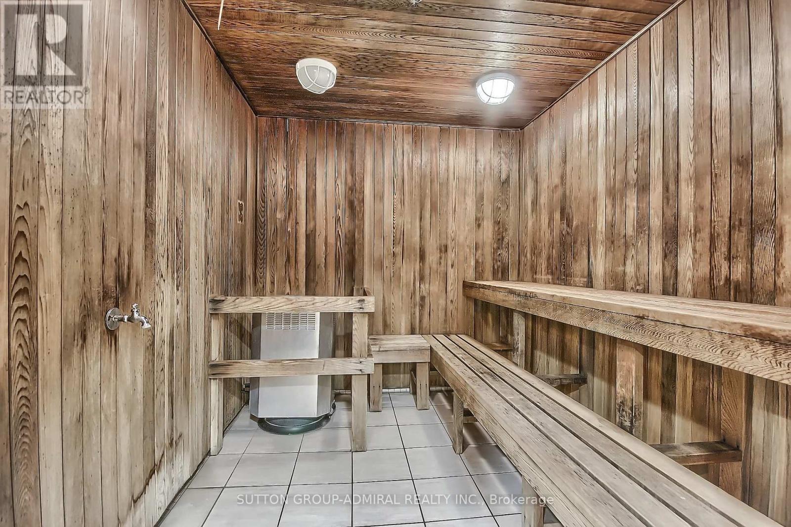 30 Grand Trunk Crescent, Toronto, ON - Indoor Photo Showing Other Room