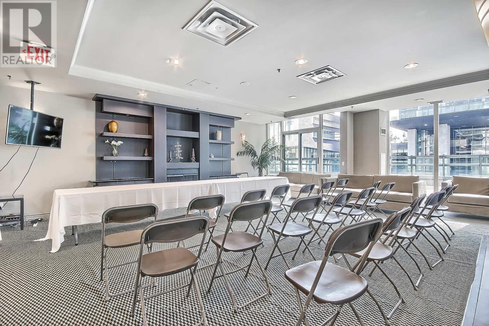 30 Grand Trunk Crescent, Toronto, ON - Indoor