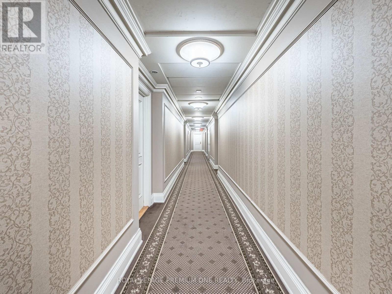 815 - 9225 Jane Street, Vaughan, ON - Indoor Photo Showing Other Room