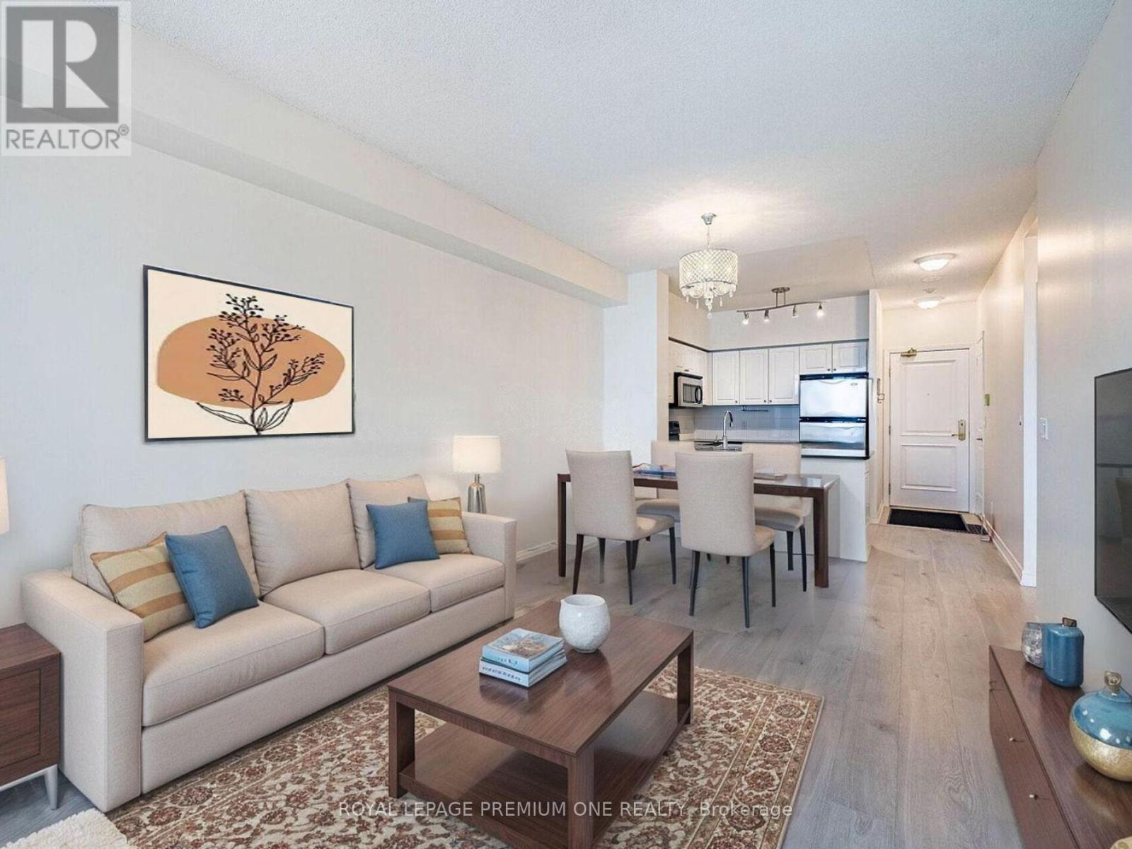 815 - 9225 Jane Street, Vaughan, ON - Indoor Photo Showing Living Room