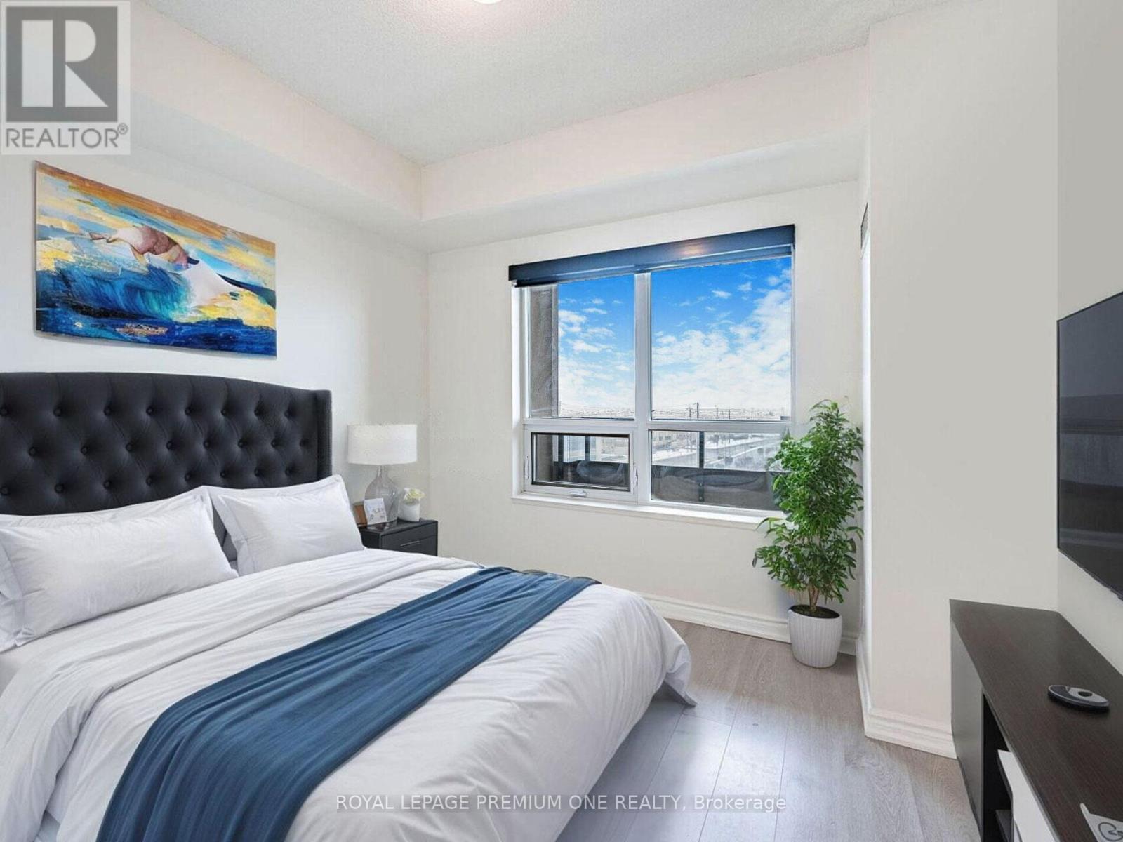 815 - 9225 Jane Street, Vaughan, ON - Indoor Photo Showing Bedroom