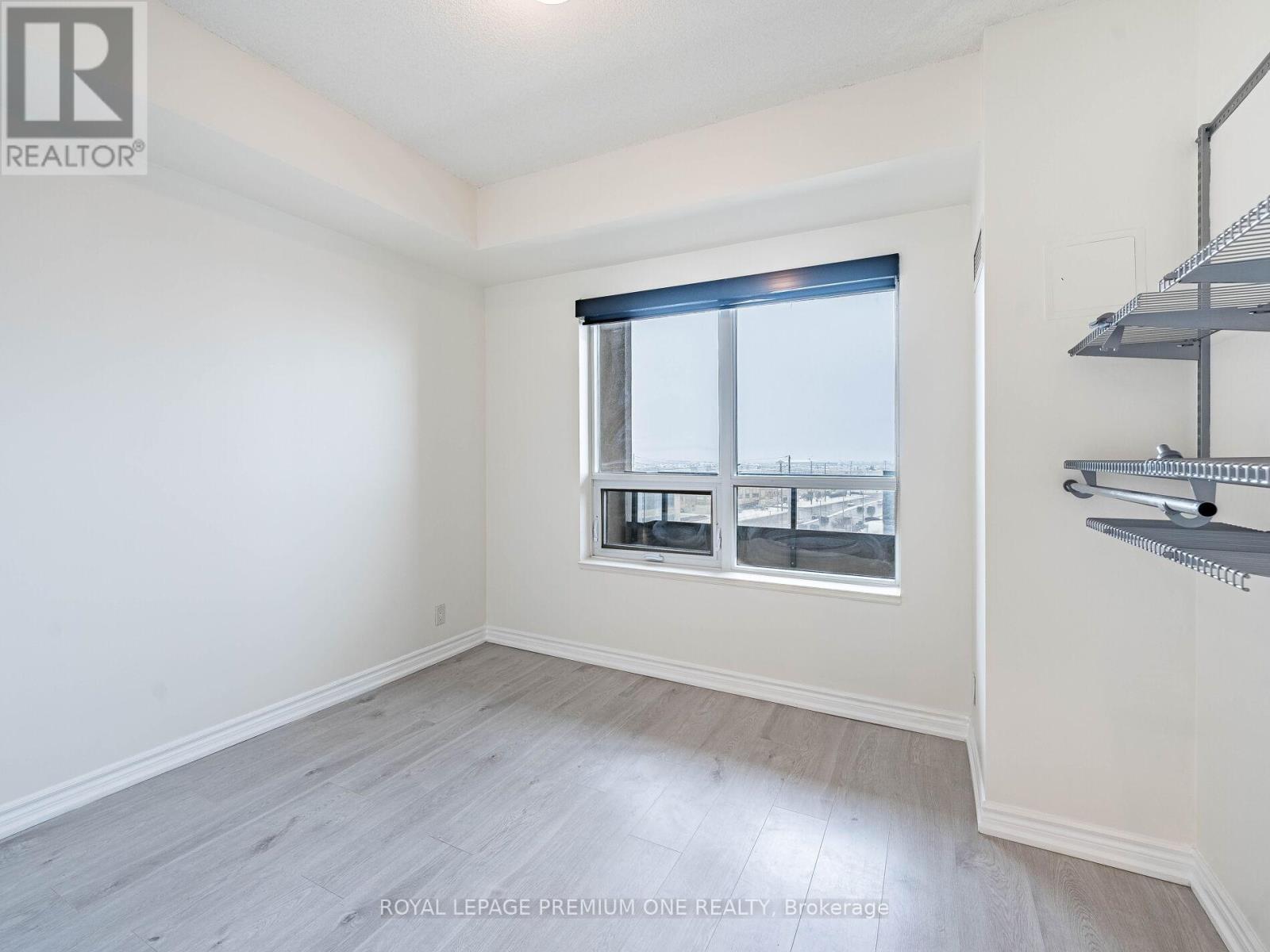 815 - 9225 Jane Street, Vaughan, ON - Indoor Photo Showing Other Room