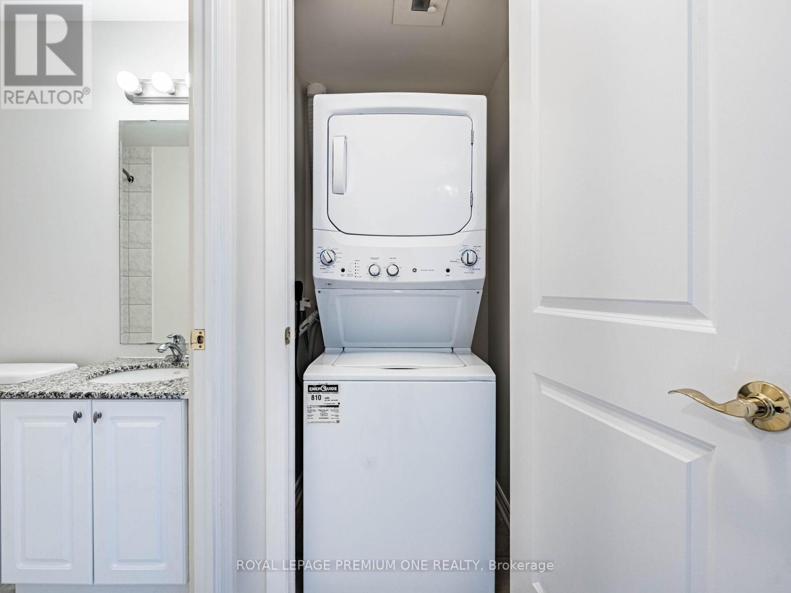 815 - 9225 Jane Street, Vaughan, ON - Indoor Photo Showing Laundry Room