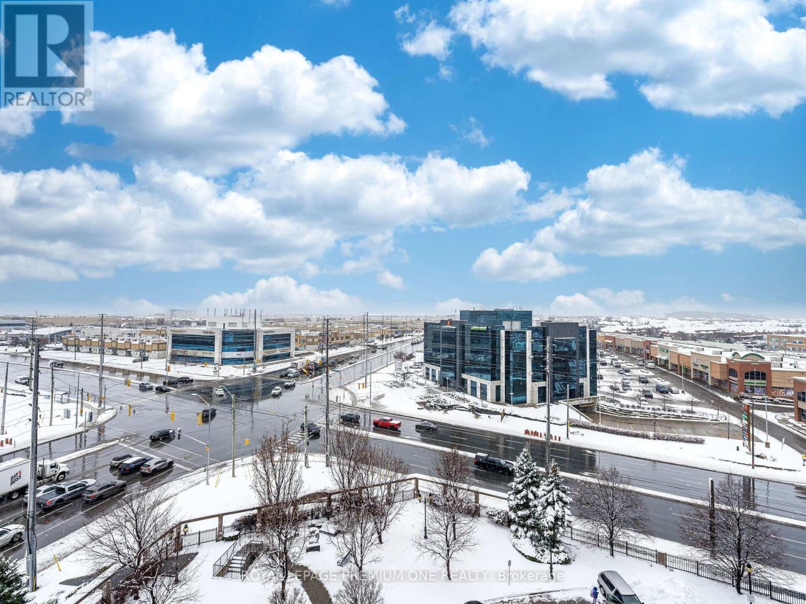 815 - 9225 Jane Street, Vaughan, ON - Outdoor With View