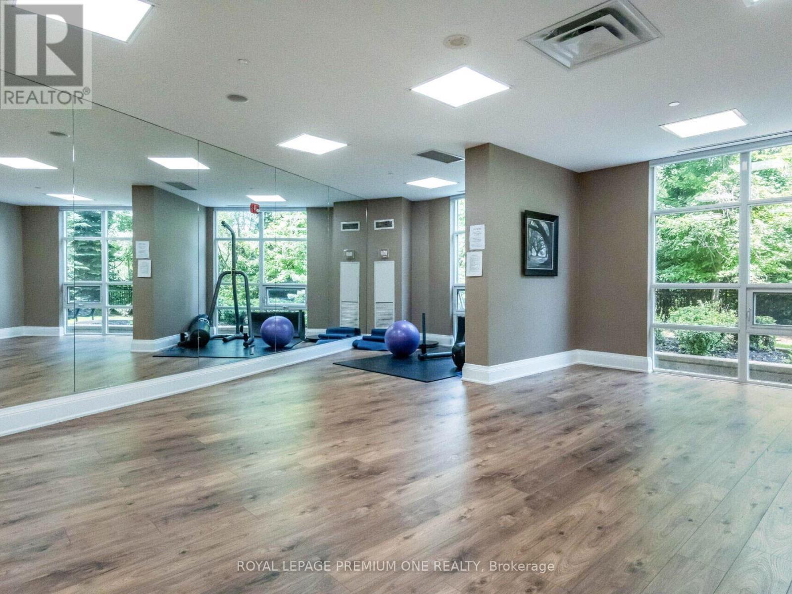 815 - 9225 Jane Street, Vaughan, ON - Indoor Photo Showing Other Room