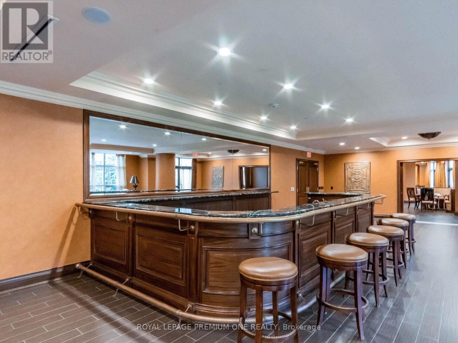 815 - 9225 Jane Street, Vaughan, ON - Indoor Photo Showing Other Room