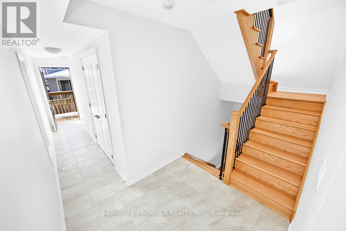 8 - 5979 Saigon Street, Mississauga, ON - Indoor Photo Showing Other Room