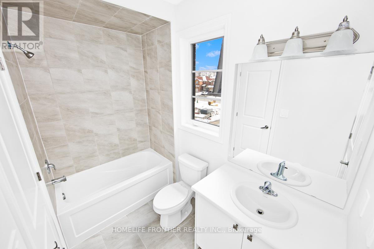 8 - 5979 Saigon Street, Mississauga, ON - Indoor Photo Showing Bathroom