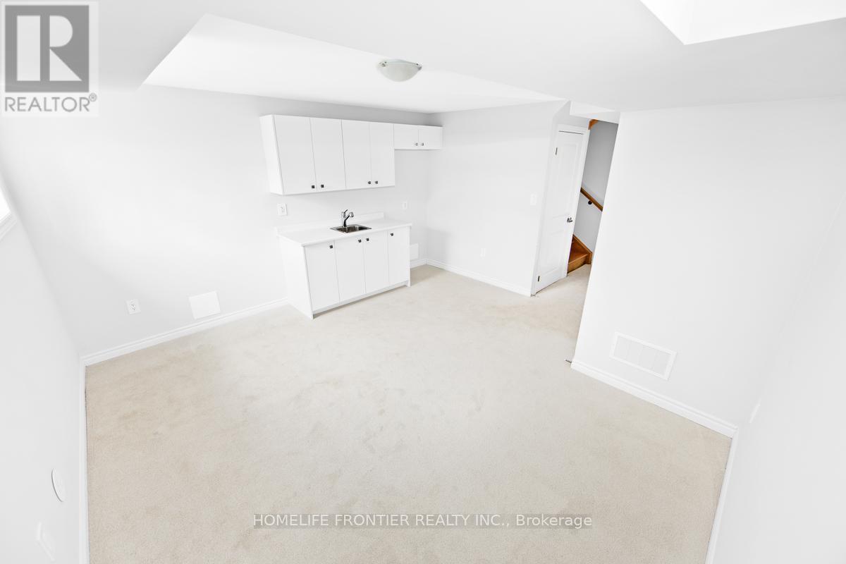 8 - 5979 Saigon Street, Mississauga, ON -