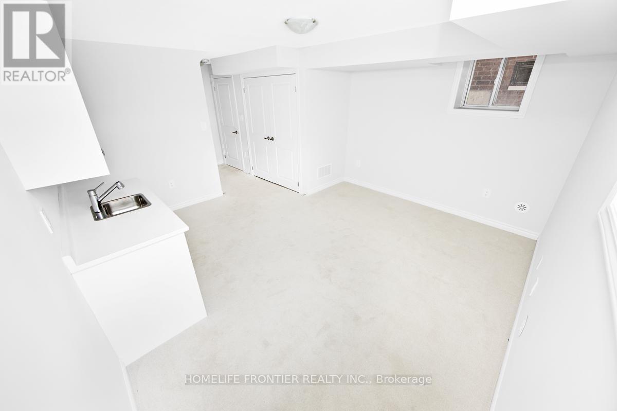 8 - 5979 Saigon Street, Mississauga, ON -