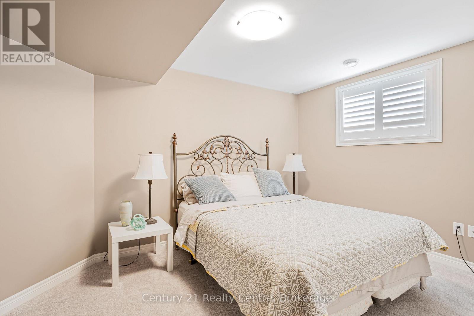 62 Andrew Lane, Thorold, ON - Indoor Photo Showing Bedroom