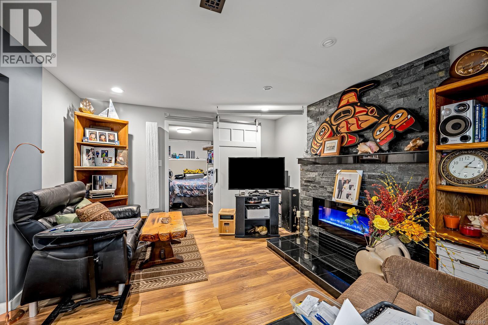 Basement living room - 601 Warden Cds, Campbell River, BC - Indoor