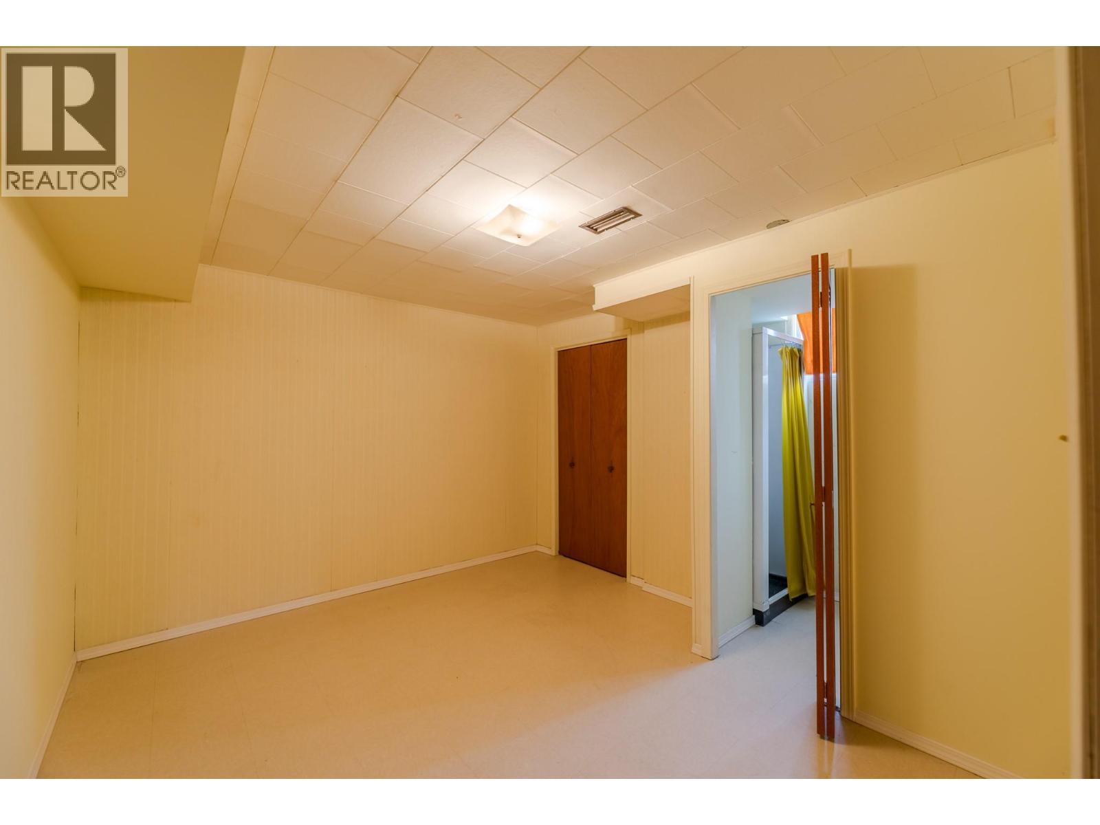 2450 Mckenzie Street, Penticton, BC - Indoor Photo Showing Other Room