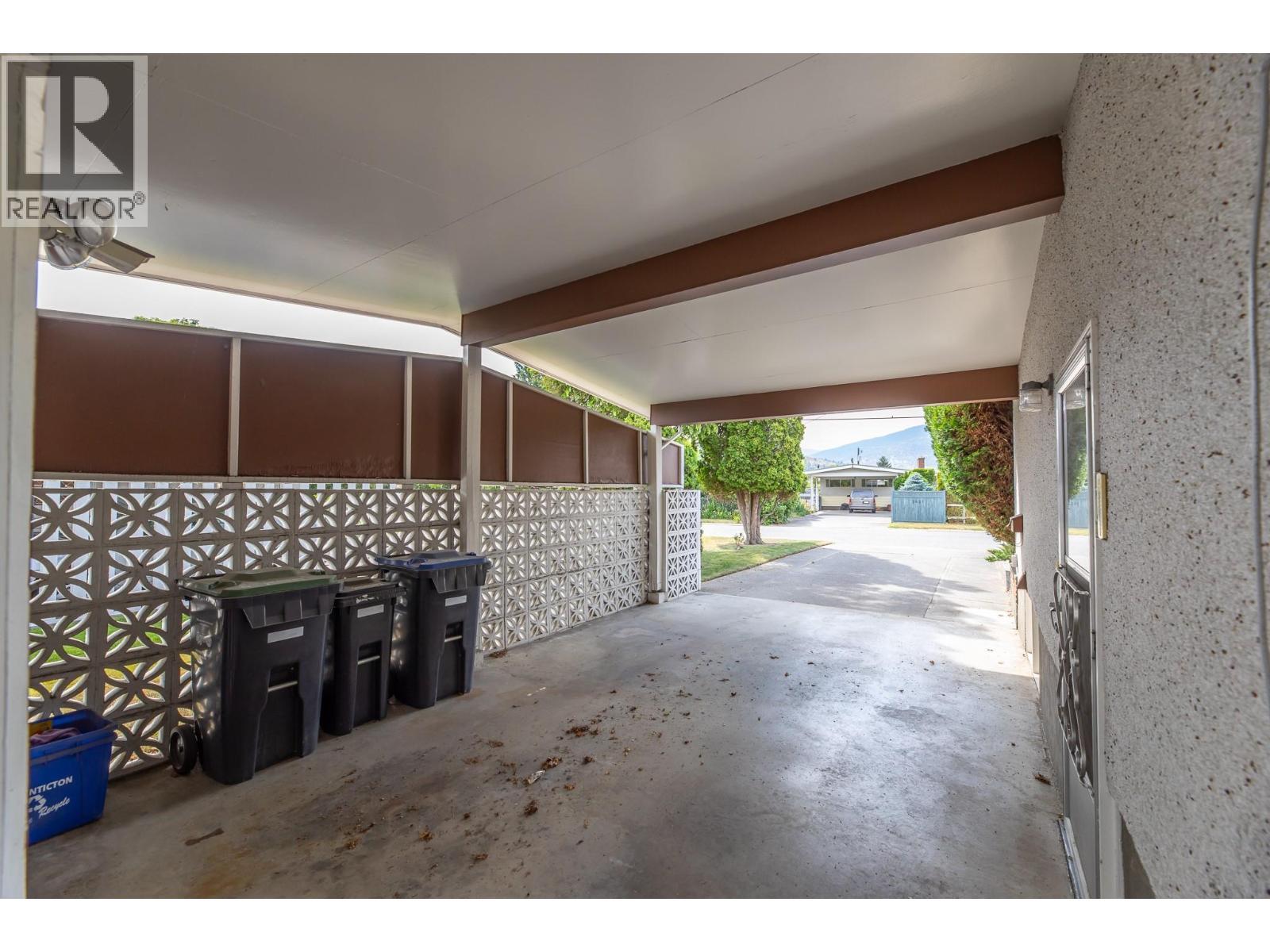 2450 Mckenzie Street, Penticton, BC - With Exterior
