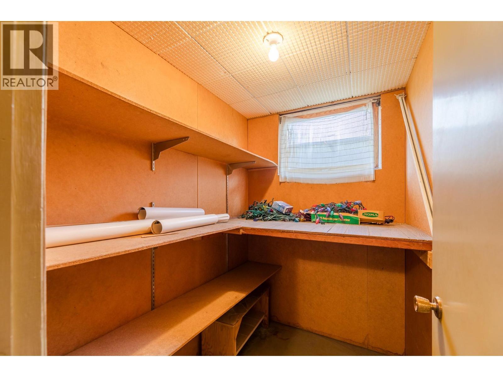 2450 Mckenzie Street, Penticton, BC - Indoor Photo Showing Other Room