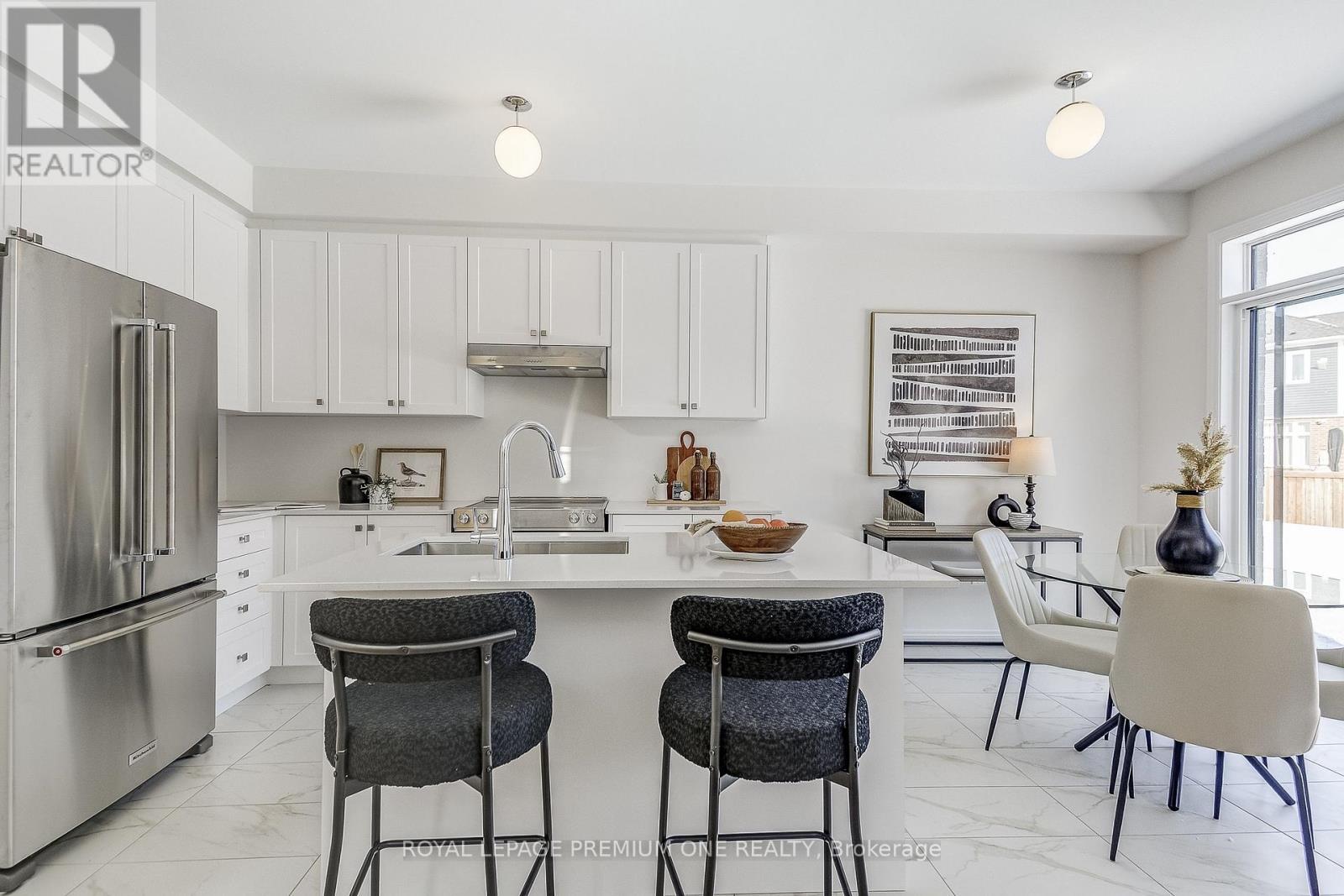 432 Kennedy Circle, Milton, ON - Indoor Photo Showing Kitchen With Stainless Steel Kitchen