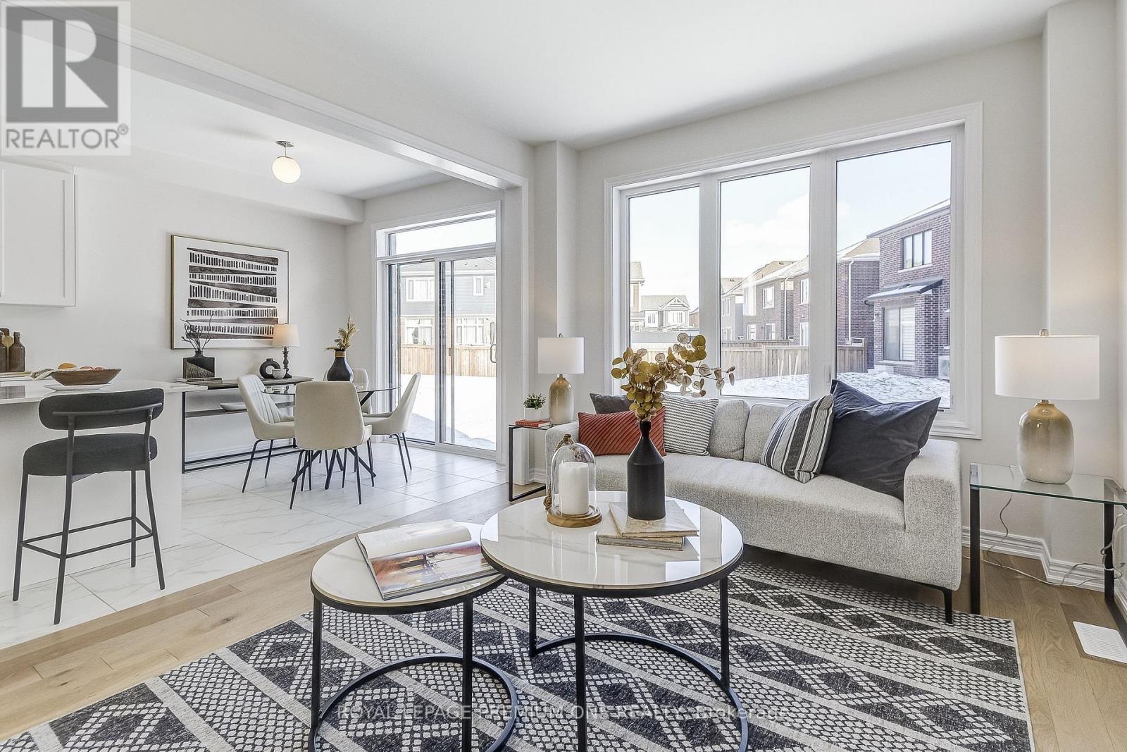 432 Kennedy Circle, Milton, ON - Indoor Photo Showing Living Room