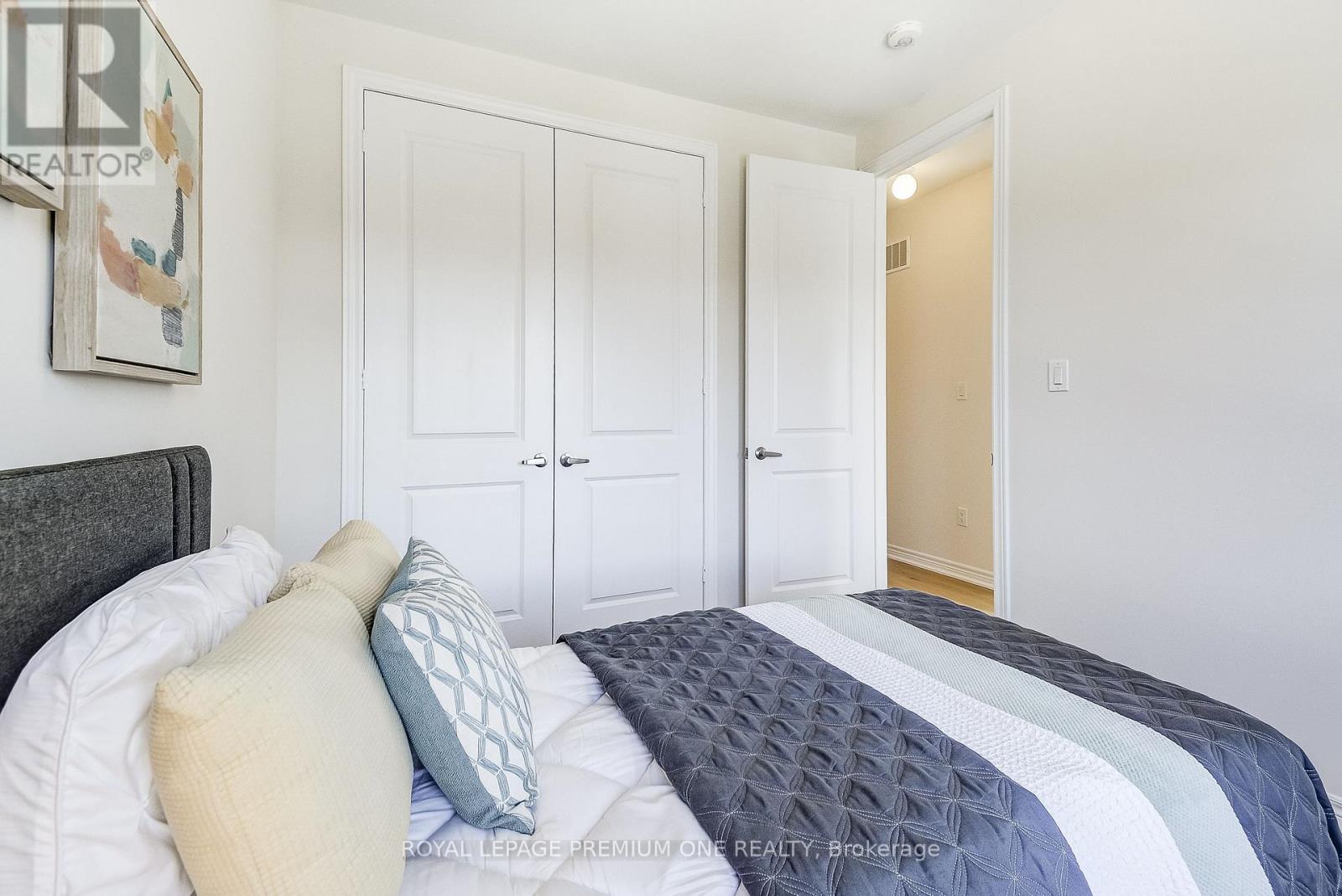 432 Kennedy Circle, Milton, ON - Indoor Photo Showing Bedroom