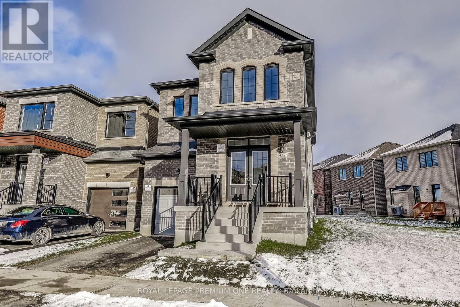 432 Kennedy Circle, Milton, ON - Outdoor With Facade