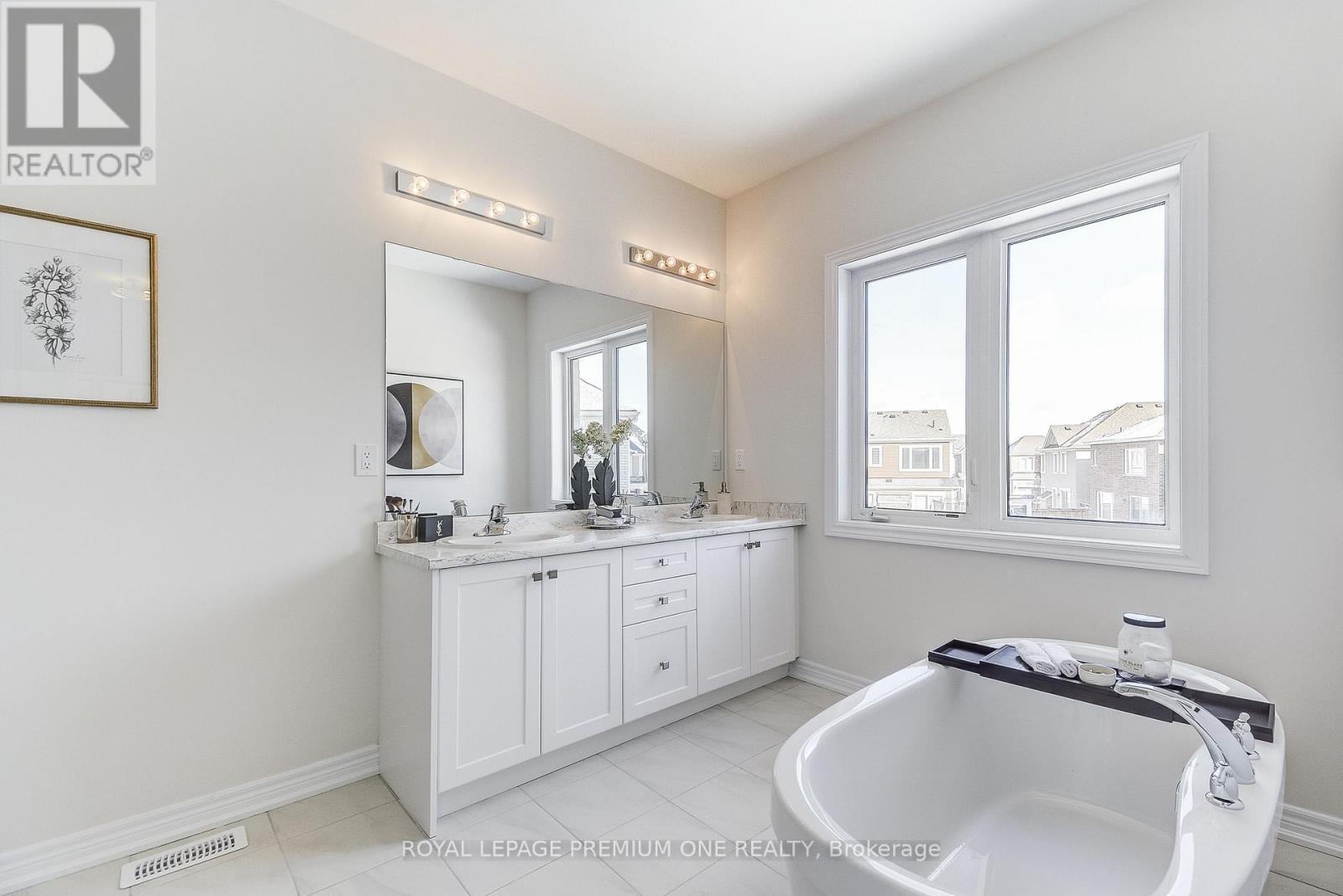 432 Kennedy Circle, Milton, ON - Indoor Photo Showing Bathroom