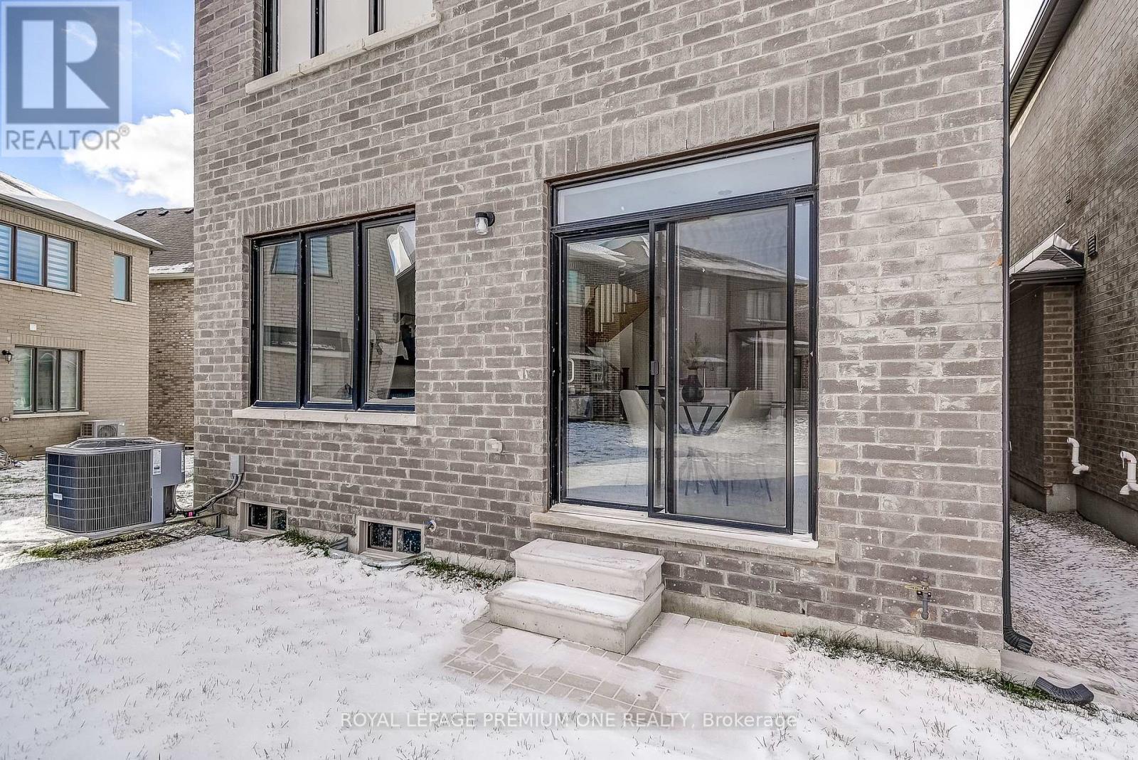 432 Kennedy Circle, Milton, ON - Outdoor With Exterior