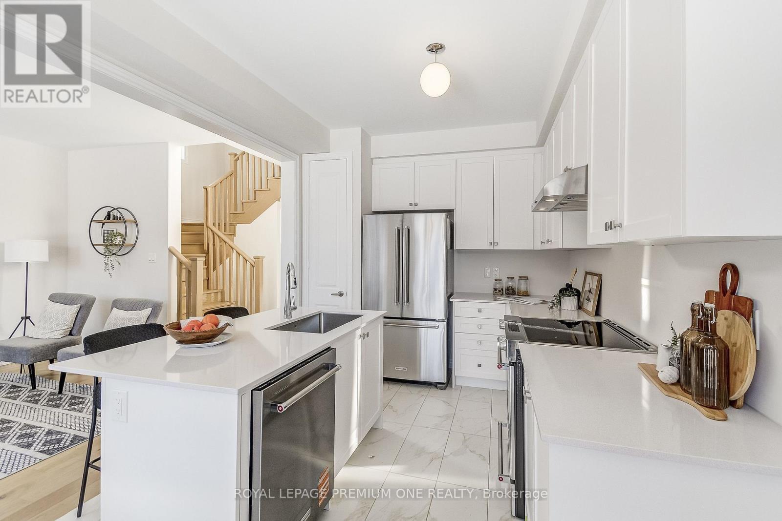 432 Kennedy Circle, Milton, ON - Indoor Photo Showing Kitchen With Stainless Steel Kitchen