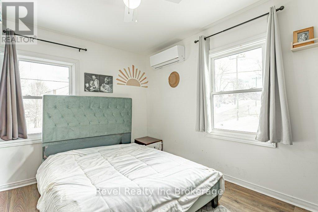 226 Oxford Street, Ingersoll (Ingersoll - South), ON - Indoor Photo Showing Bedroom