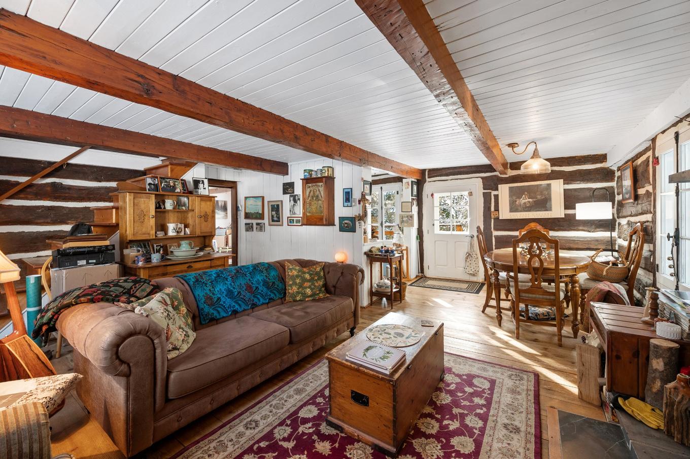 Salon - 278 Ch. Du Mont-Castor, Sainte-Agathe-Des-Monts, QC - Indoor Photo Showing Living Room