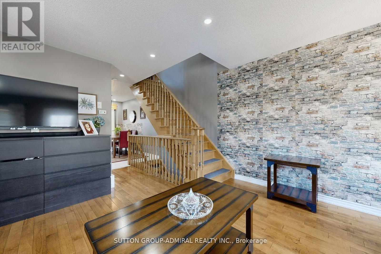 50 Jim Baird Mews, Toronto, ON - Indoor