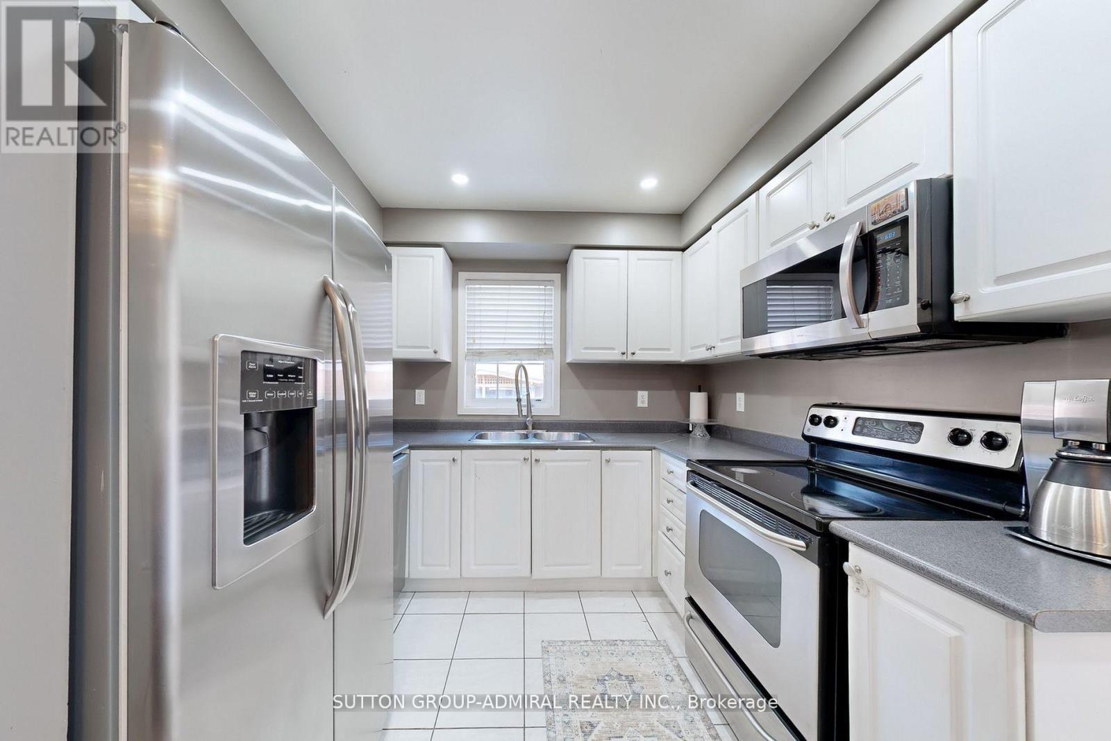 50 Jim Baird Mews, Toronto, ON - Indoor Photo Showing Kitchen With Double Sink