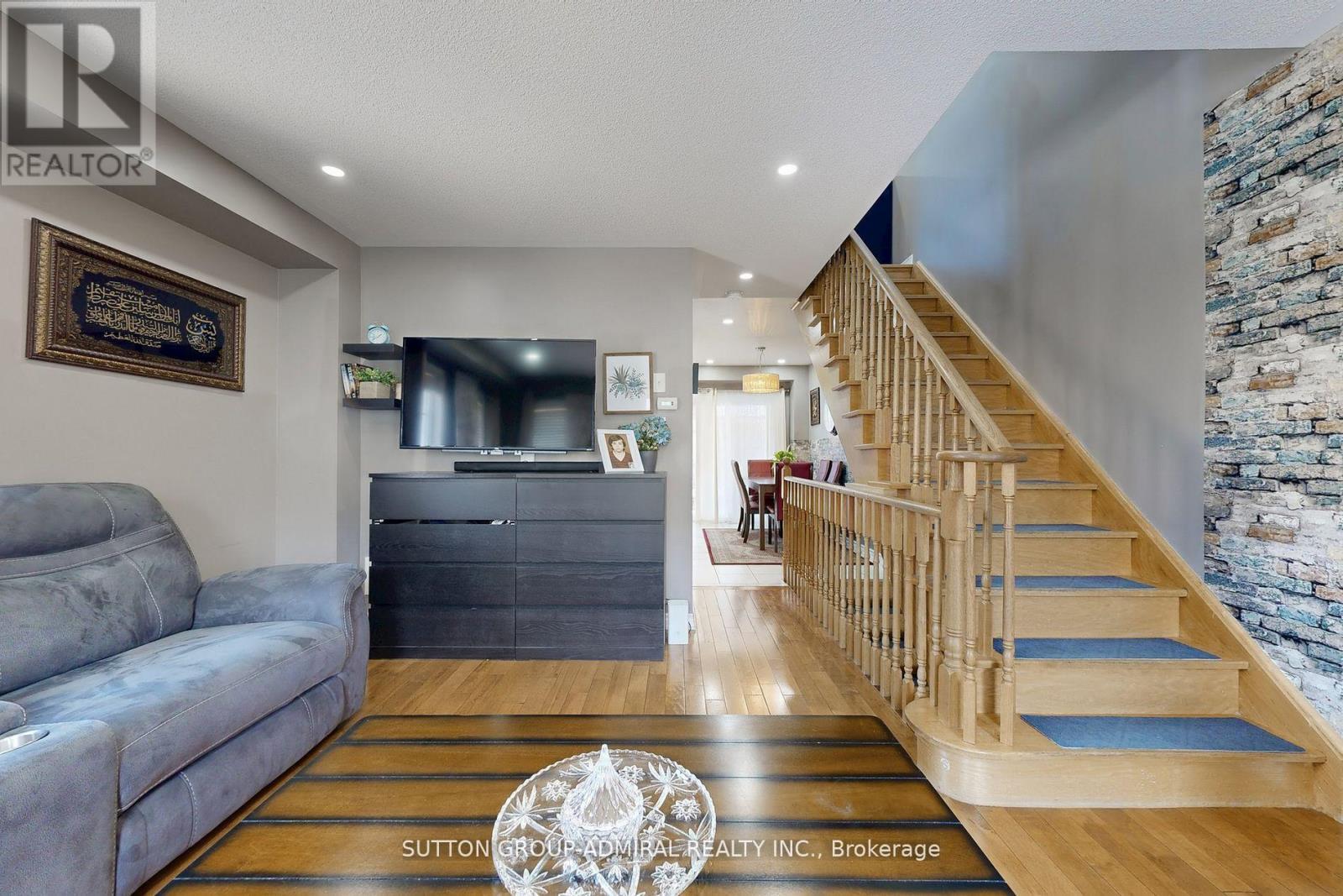 50 Jim Baird Mews, Toronto, ON - Indoor