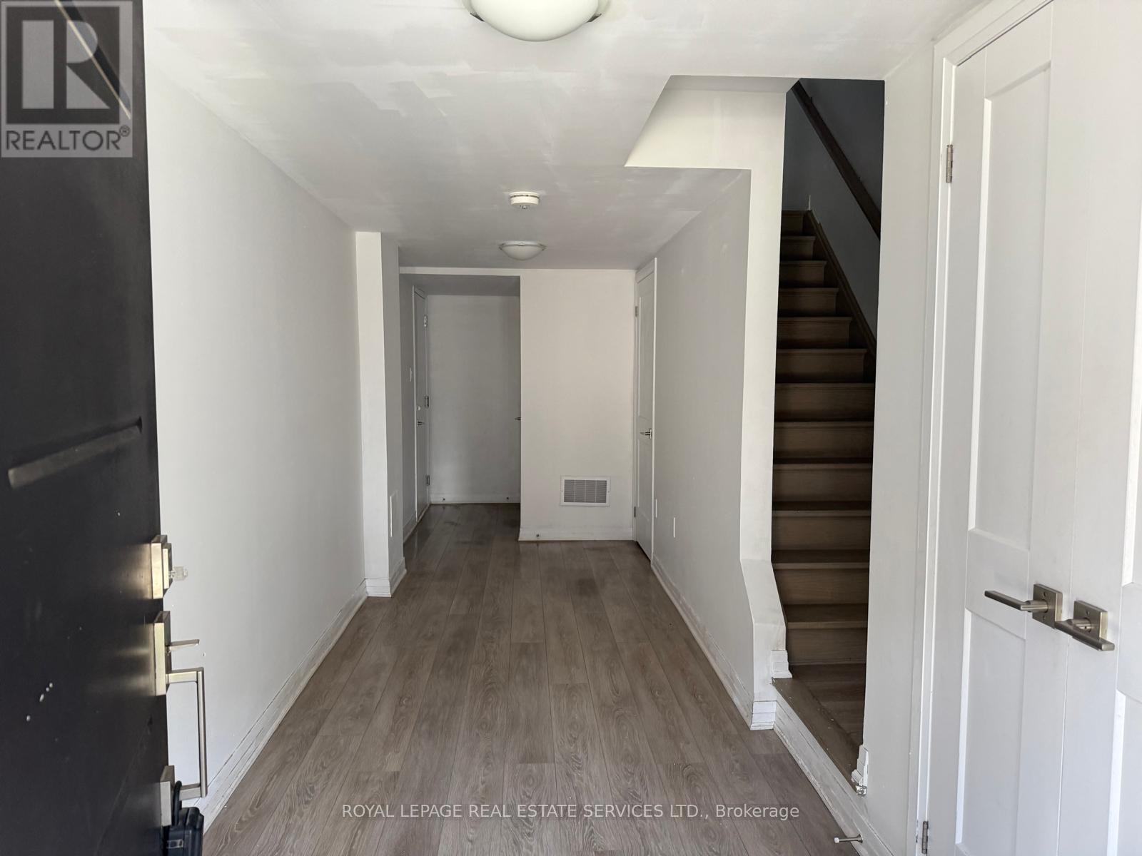 70 - 51 Sparrow Avenue, Cambridge, ON - Indoor Photo Showing Other Room