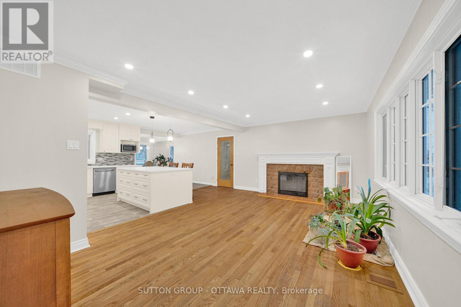 661 Blair Road, Ottawa, ON - Indoor With Fireplace