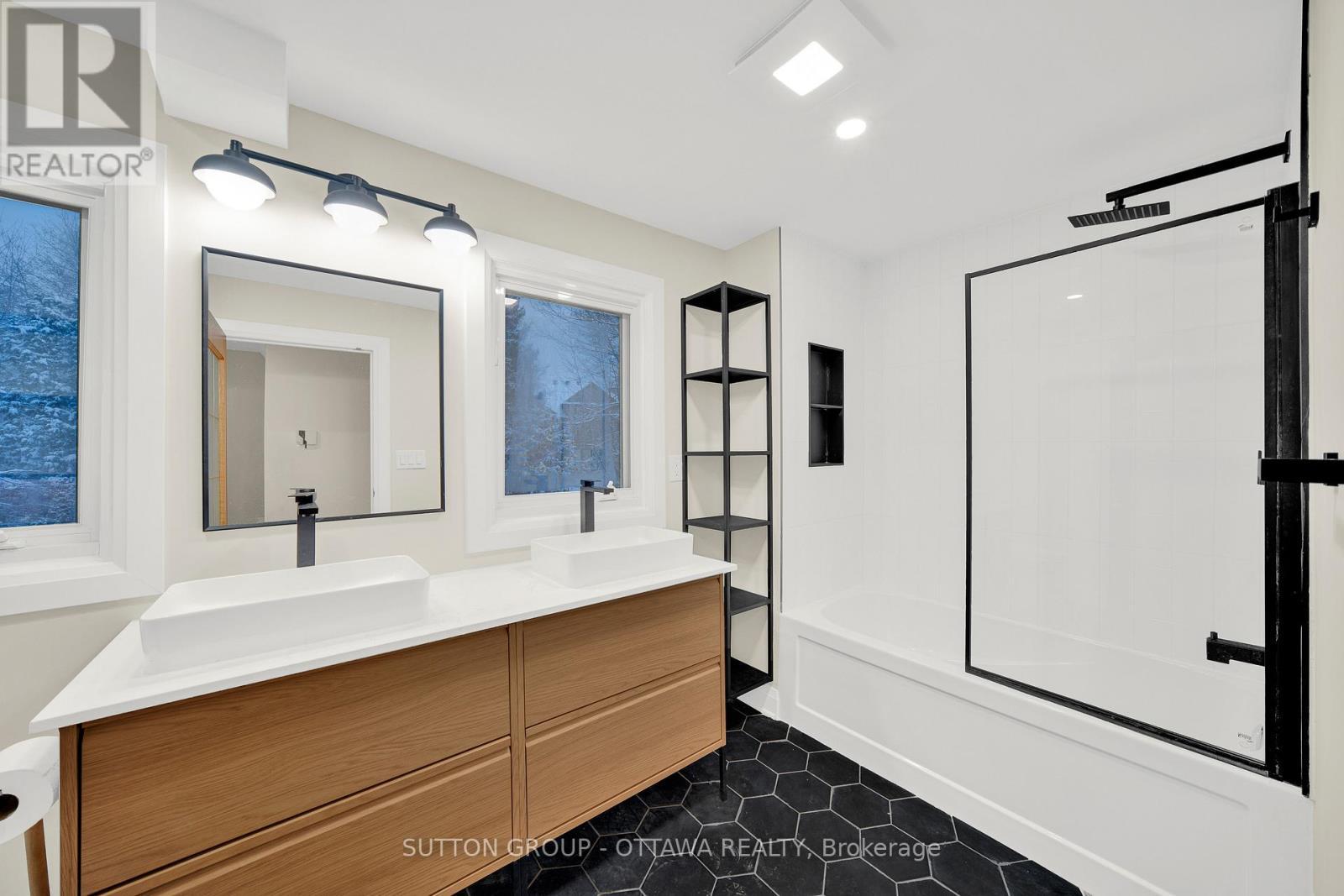 661 Blair Road, Ottawa, ON - Indoor Photo Showing Other Room