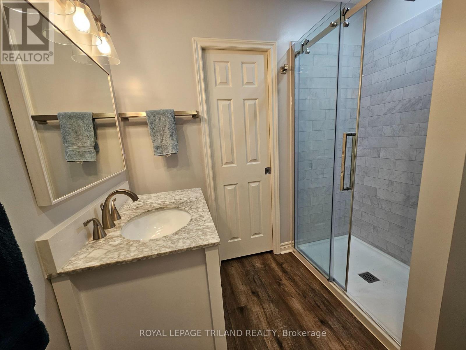 17 - 163 Pine Valley Drive, London South (South N), ON - Indoor Photo Showing Bathroom