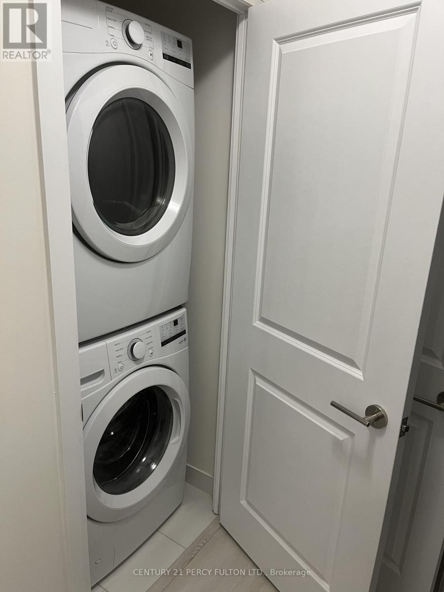 2609 - 3260 Sheppard Avenue E, Toronto, ON - Indoor Photo Showing Laundry Room