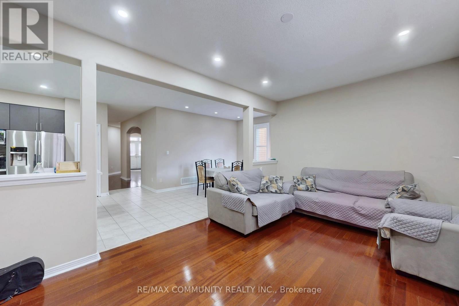 10 Oxfordshire Street, Markham, ON - Indoor