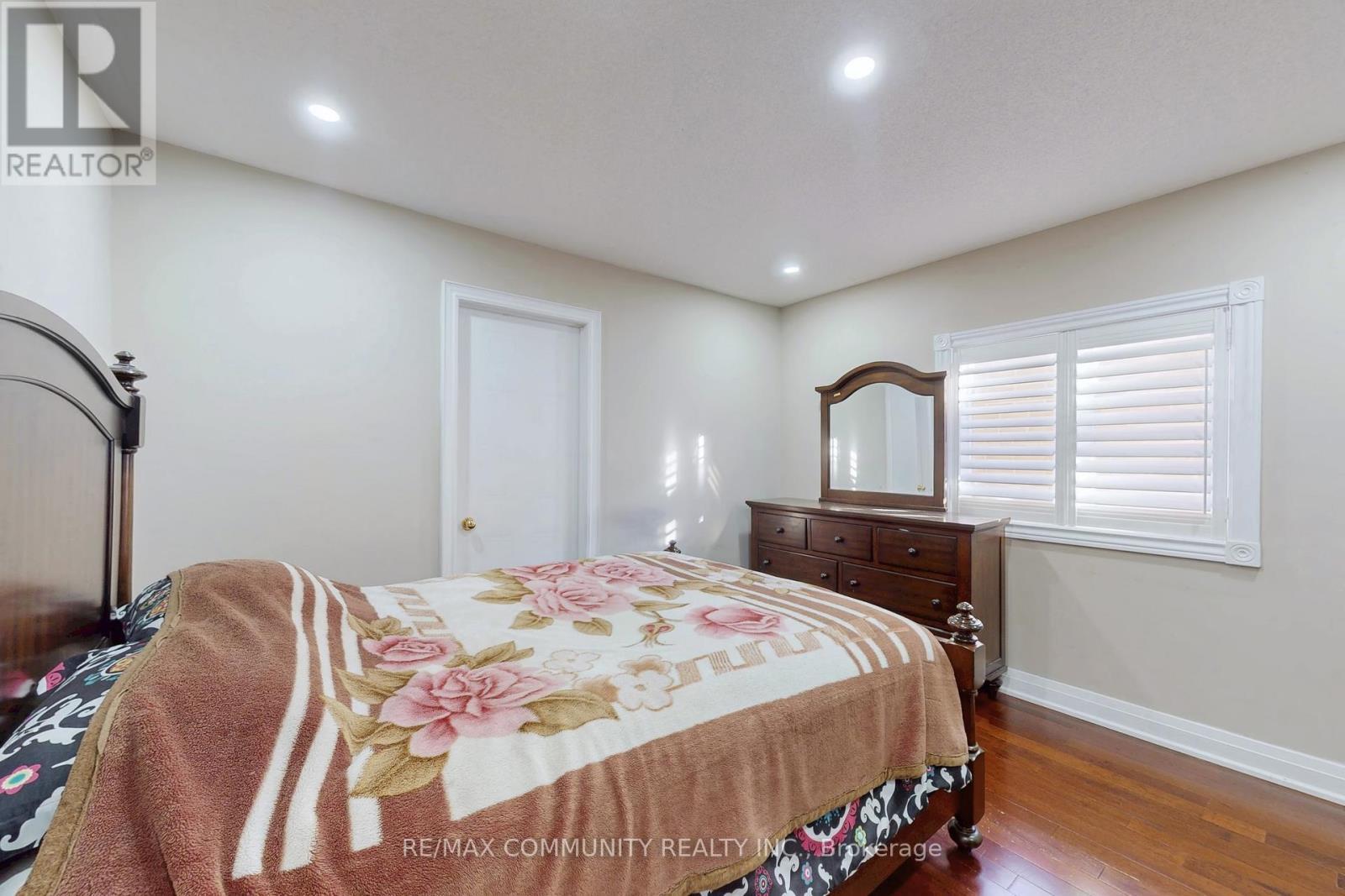 10 Oxfordshire Street, Markham, ON - Indoor Photo Showing Bedroom