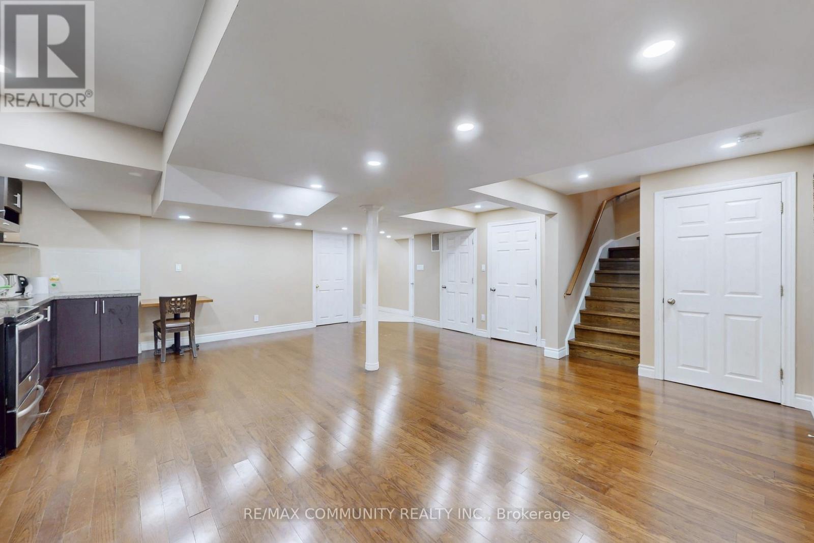 10 Oxfordshire Street, Markham, ON - Indoor Photo Showing Other Room