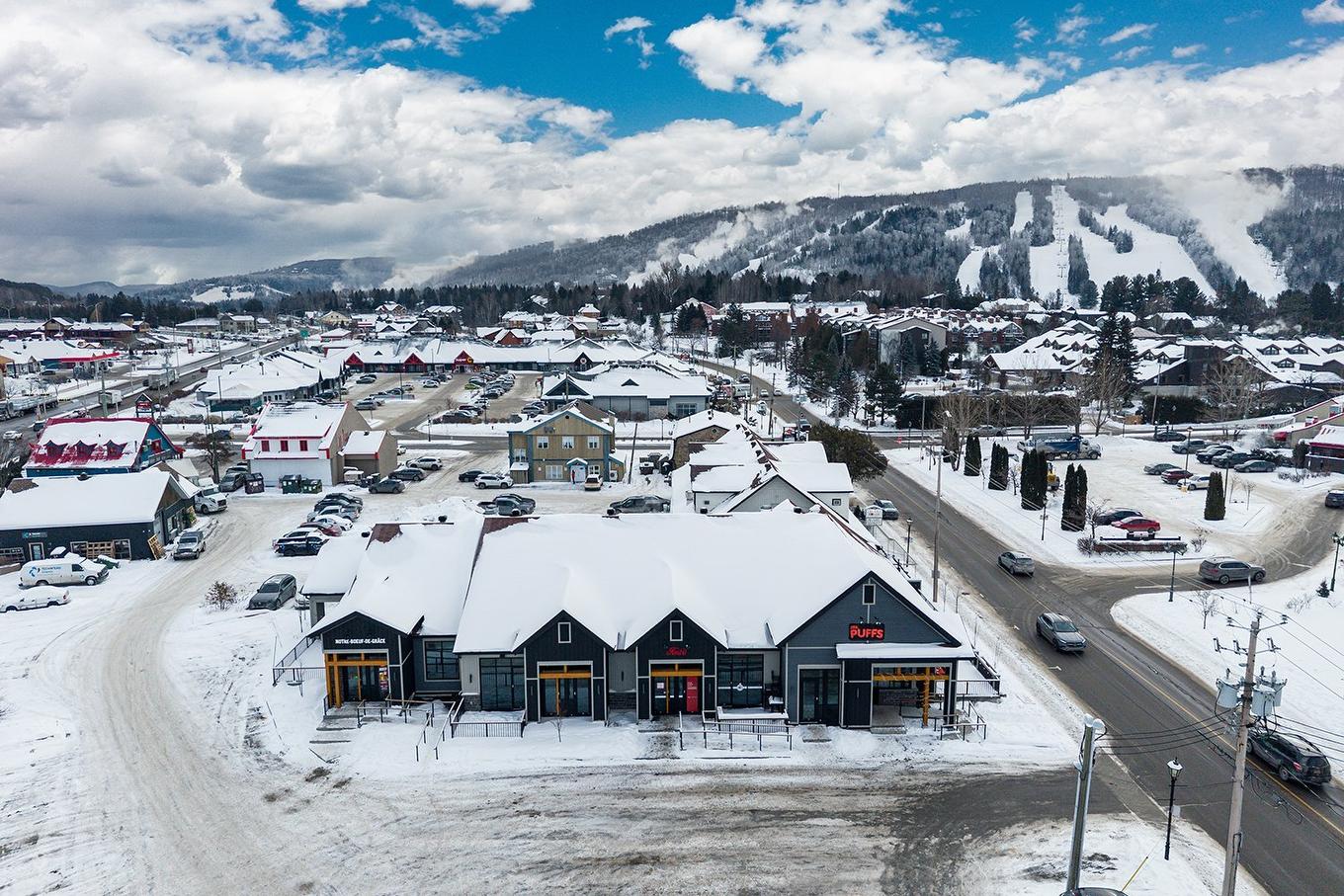 Aerial photo - 86 Av. De La Gare, Saint-Sauveur, QC - Outdoor With View
