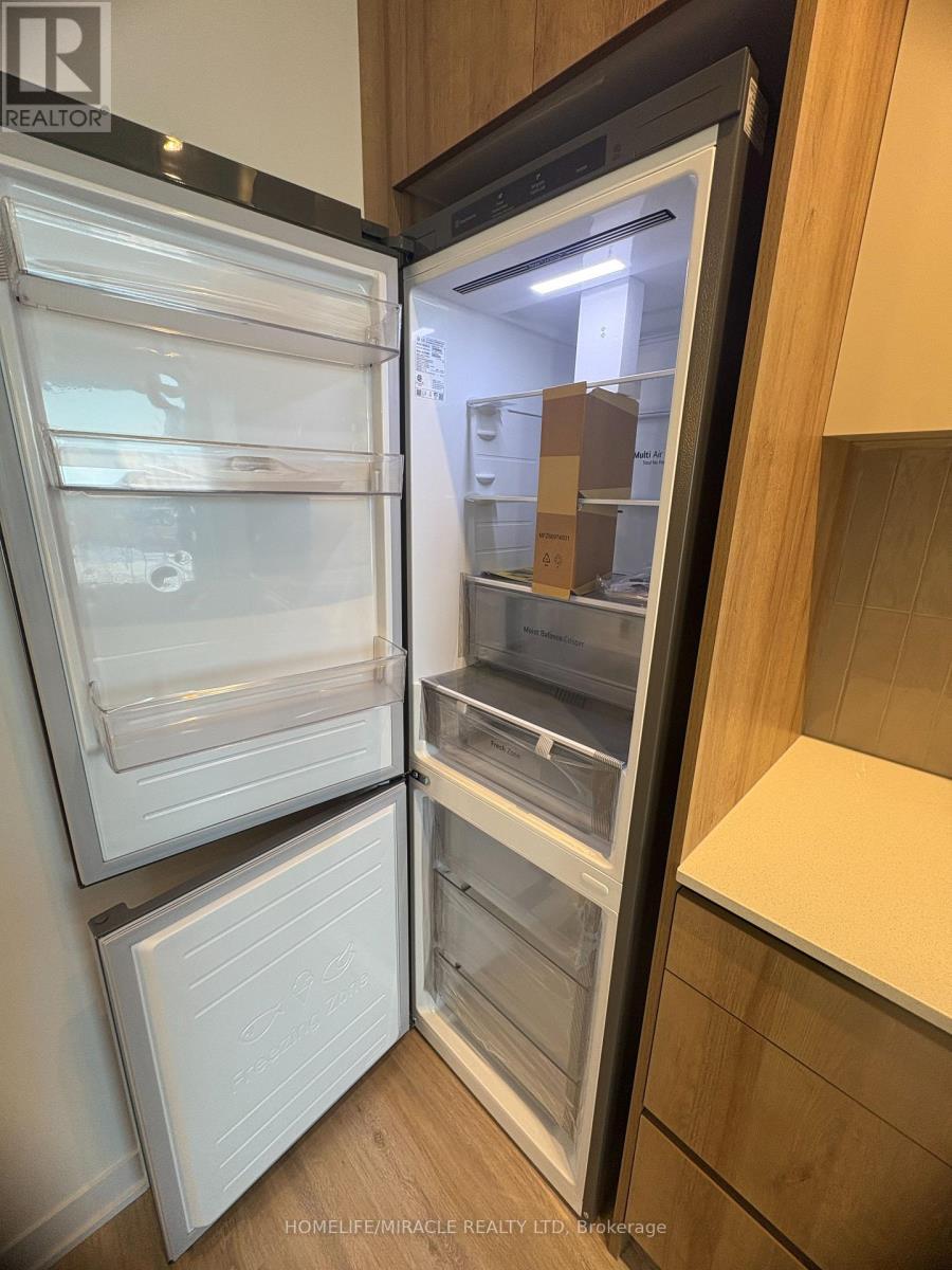 827 - 20 All Nations Drive, Brampton, ON - Indoor